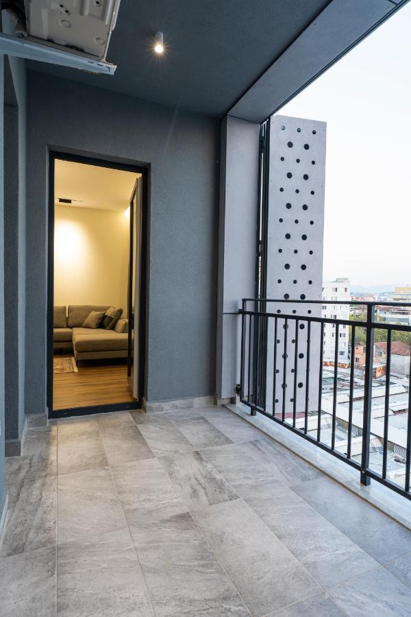 Cane Apartment Emerald Tirana Bagian luar foto