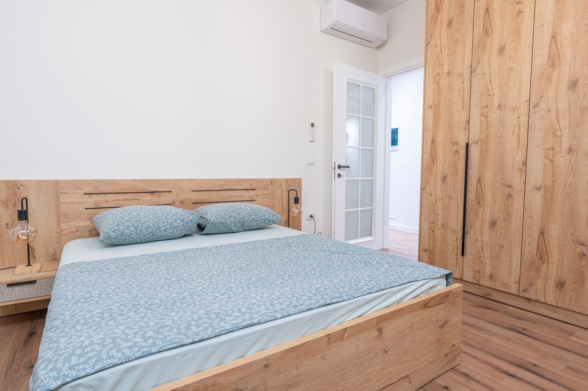 Cane Apartment Emerald Tirana Bagian luar foto