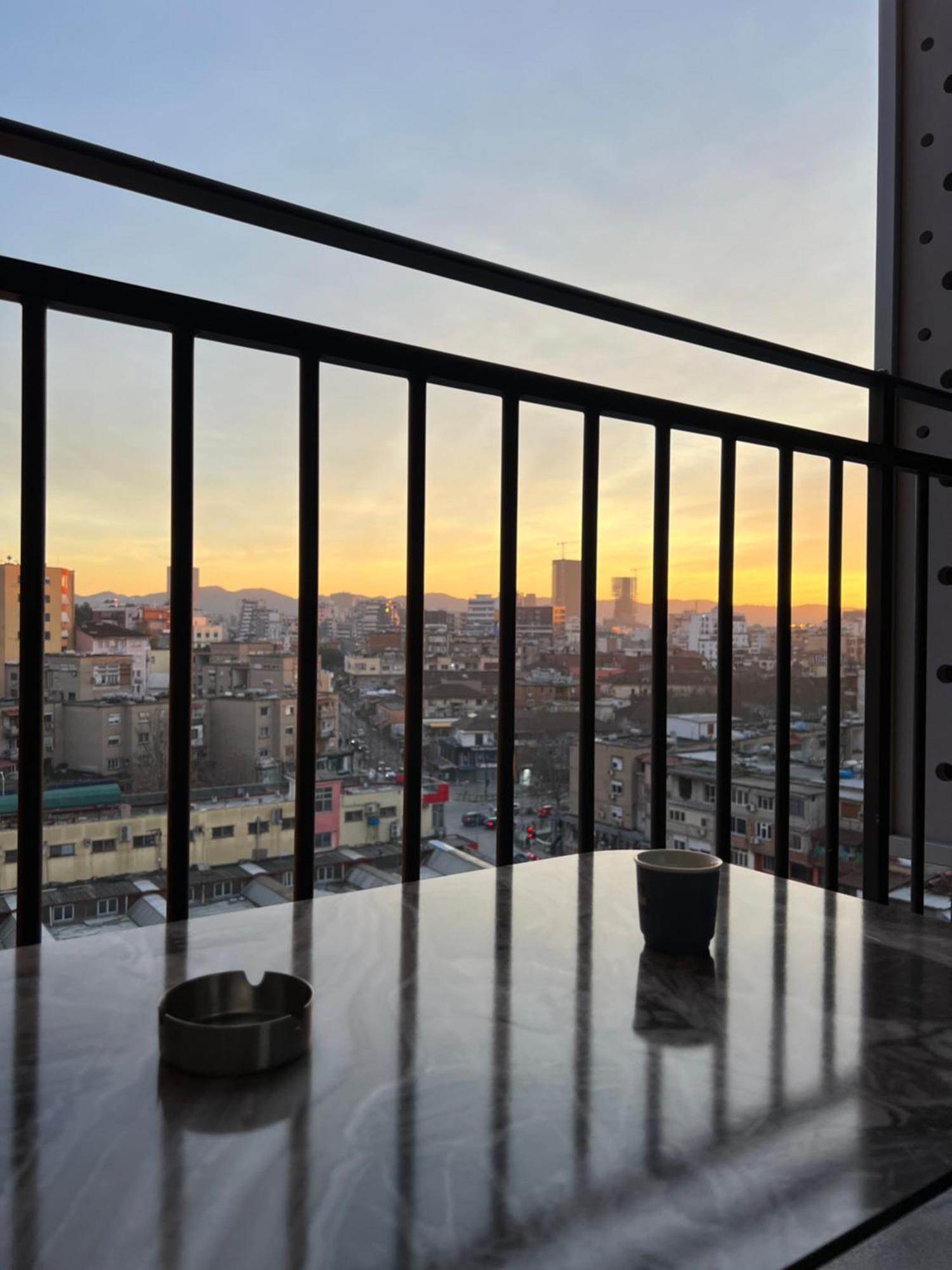 Cane Apartment Emerald Tirana Bagian luar foto